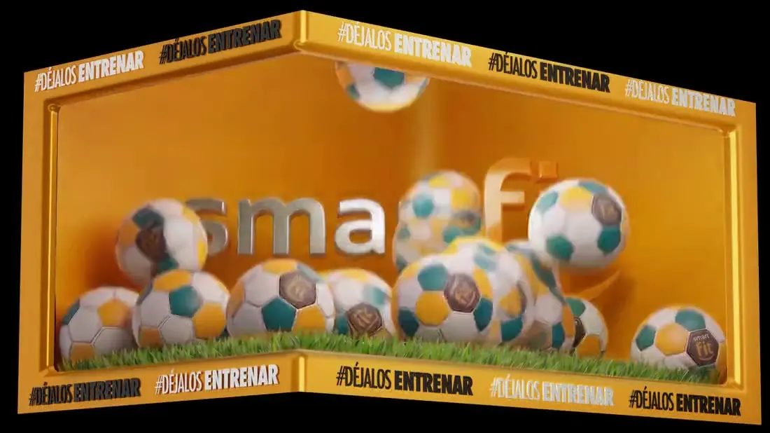 Balones de fútbol dentro de un marco 3D con el logo de Smart Fit